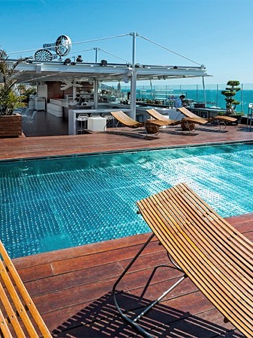sky-bar-terrasse-piscine-hotel-mim-sitges