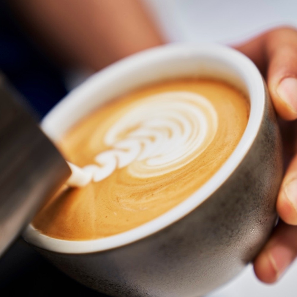 Bonnes-adresses-healthy-Paris-Back-in-Black-Coffee-2