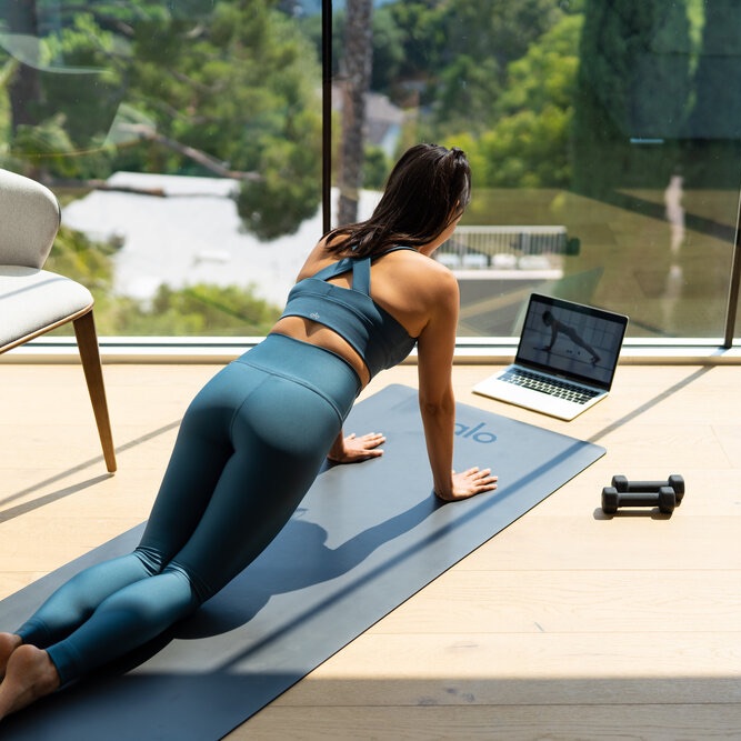 cours-de-yoga-en-ligne-Alo-moves