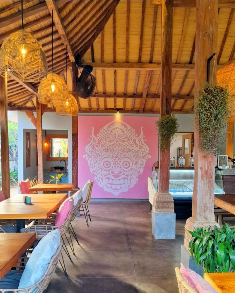 Nusa-Lembongan-Guide-kayu